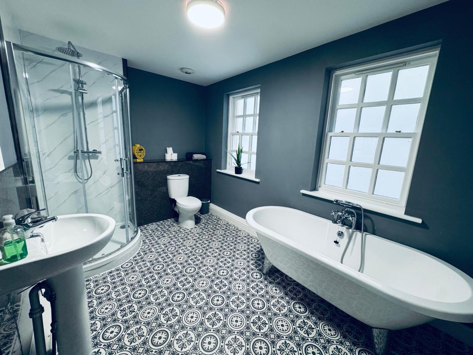 Queens Townhouse - 4 Bed وايتهيفين المظهر الخارجي الصورة