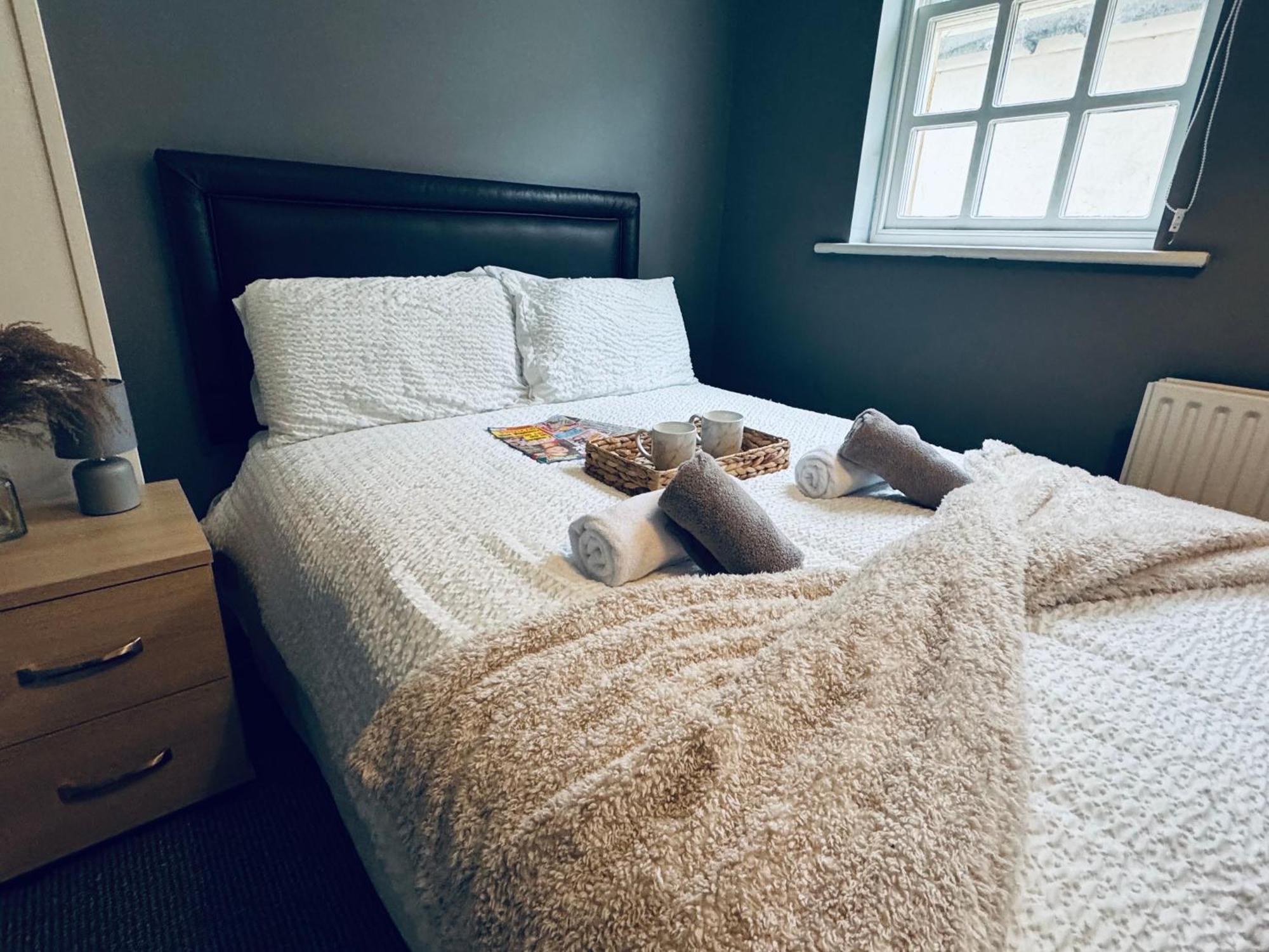 Queens Townhouse - 4 Bed وايتهيفين المظهر الخارجي الصورة